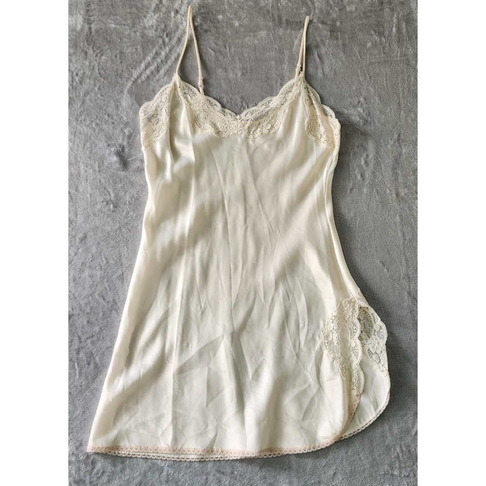 Vintage Wonder Maid Ivory Lace Full Slip Non Cling Lingerie Adjustable Straps 34